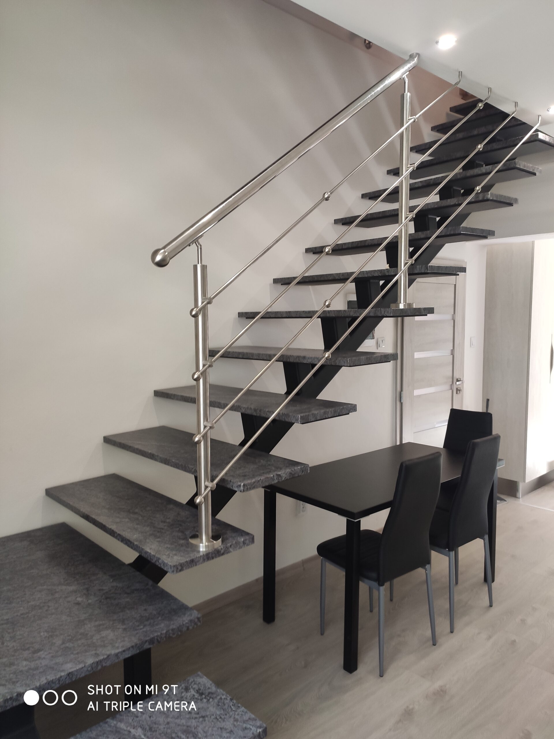 interierove schodisko na mieru scaled